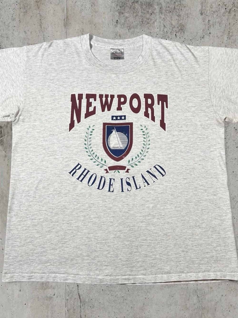Vintage 90s Newport Rhode Island Crest T-Shirt Oneita Power 50 Plus XL USA Sail